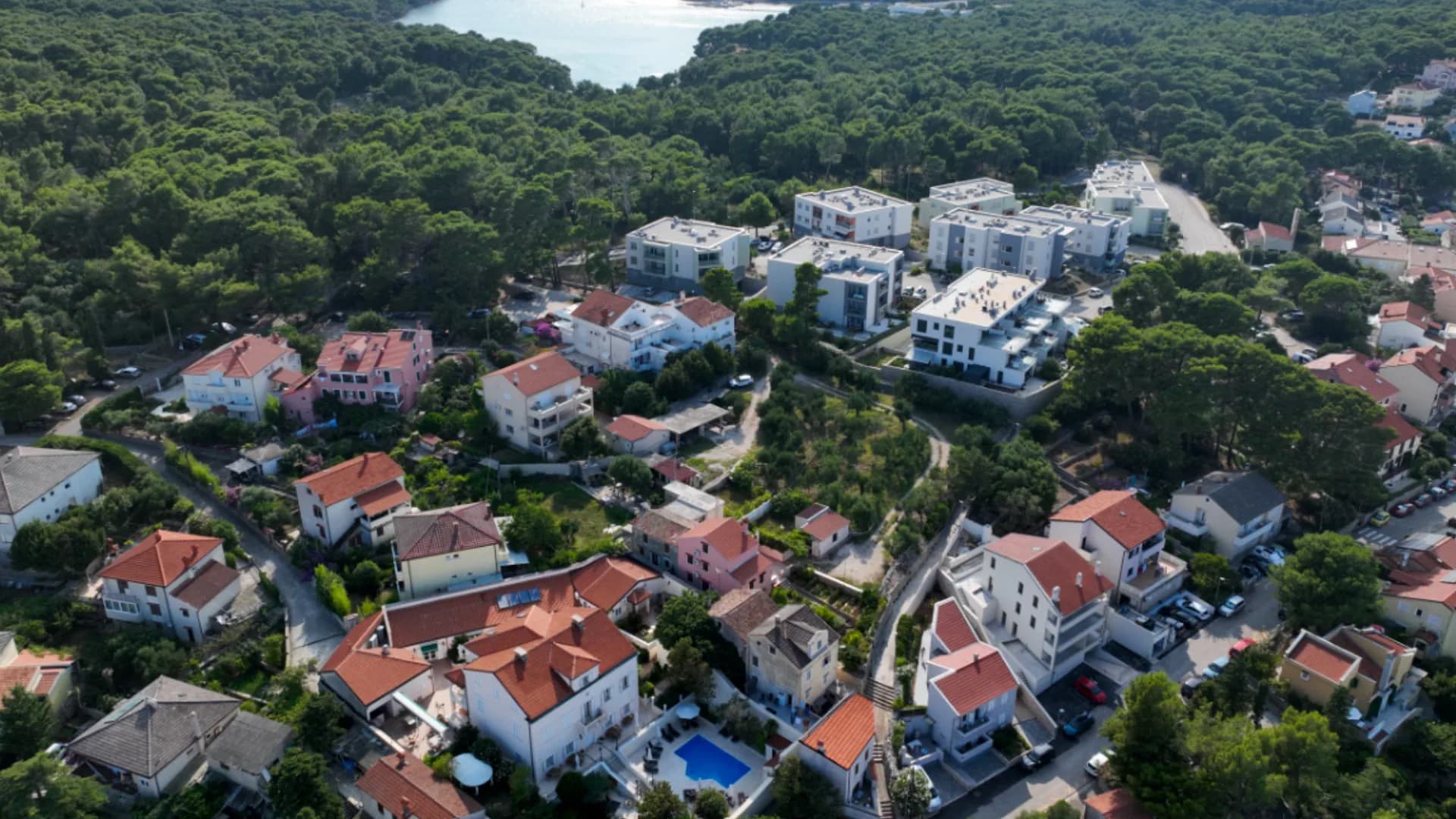 Zračni pogled na naselje uz more, apartman na Malom Lošinju, 4. stan